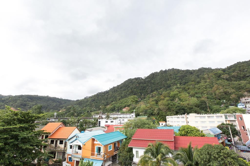 Barefoot Hotel Kalim Beach Front Patong Exterior photo