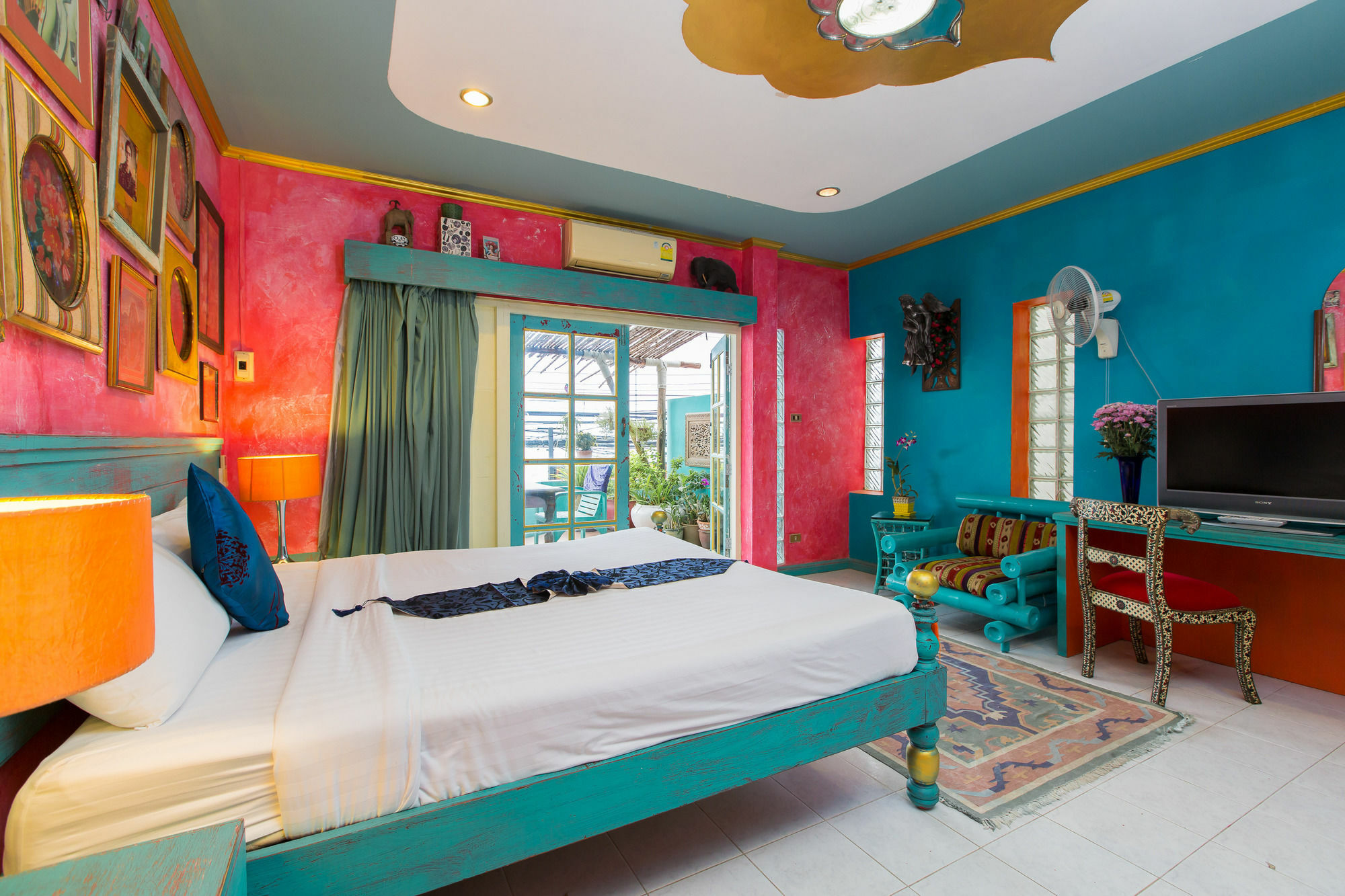 Barefoot Hotel Kalim Beach Front Patong Exterior photo